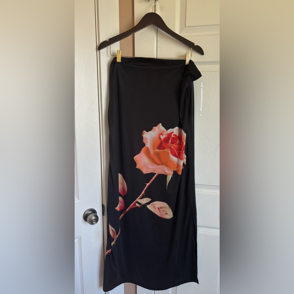 NWT Black Rose Halter Dress